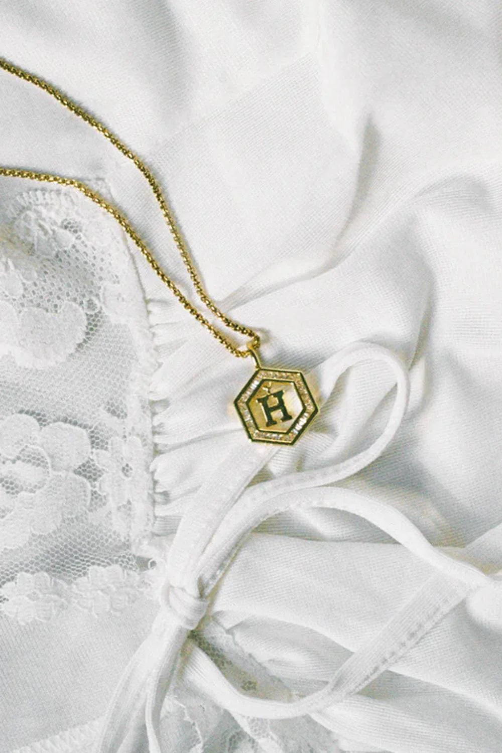Letter Necklace Gold hollow gold - Image 3