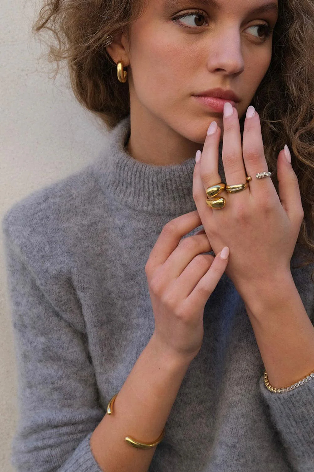 Soft Square Hoops Gold - Image 2