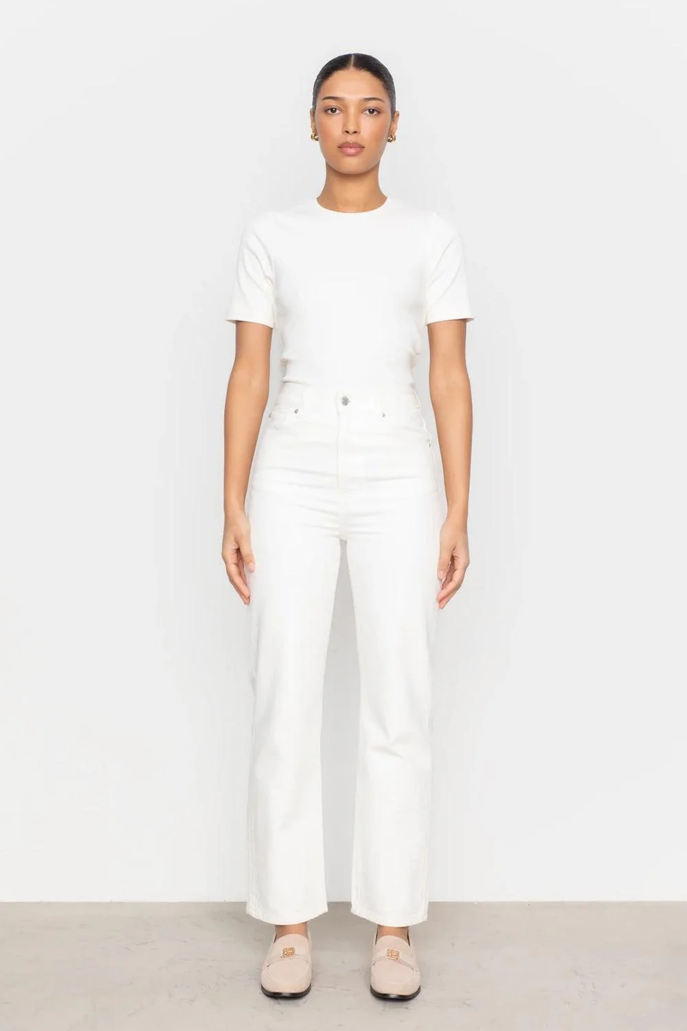 Holly White 28" - Image 2