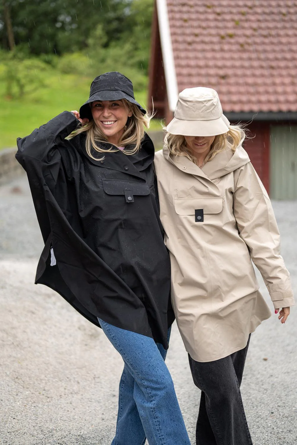 Bergen Poncho black - Image 2