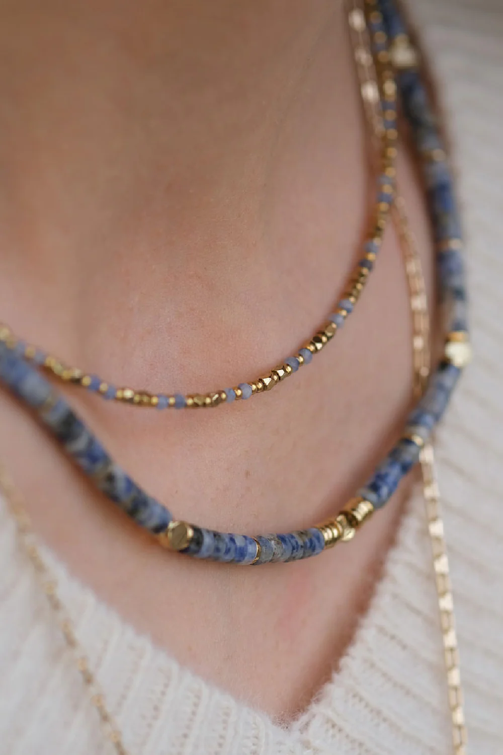 Tiny Beads Necklace Light Blue - Image 2