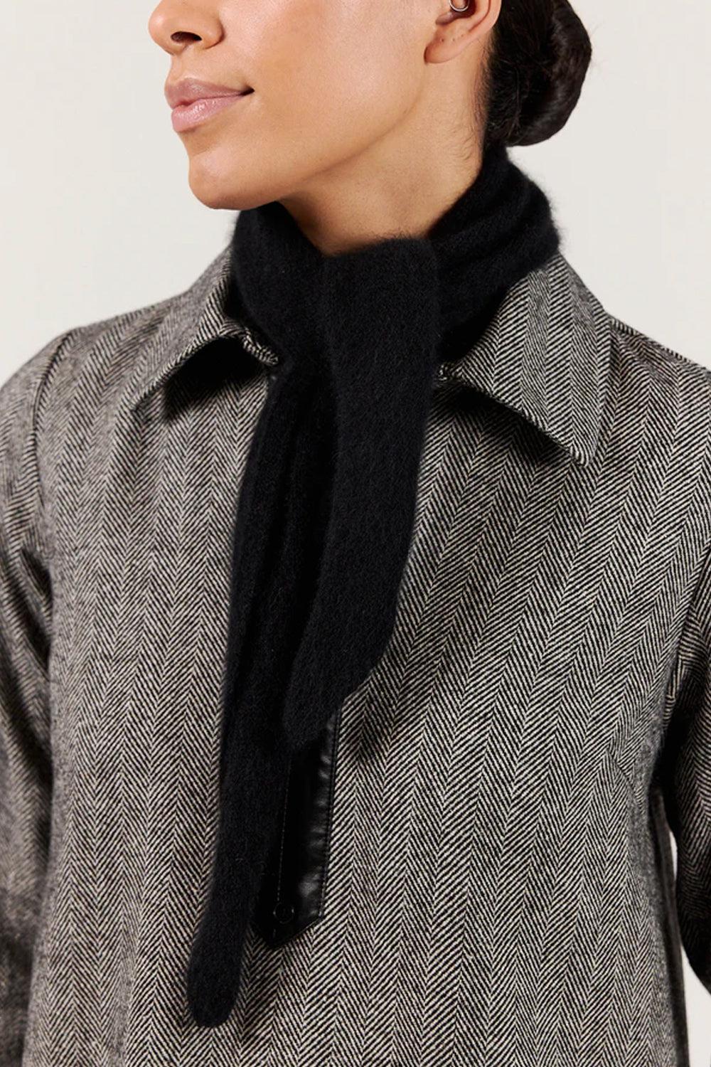 Paula Scarf Black - Image 2