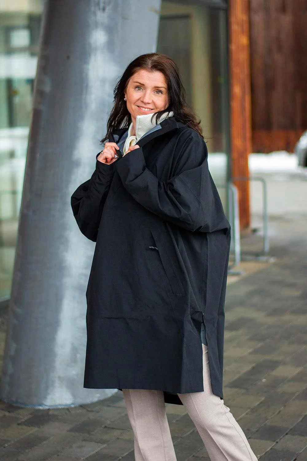 Aalesund Poncho Black - Image 3