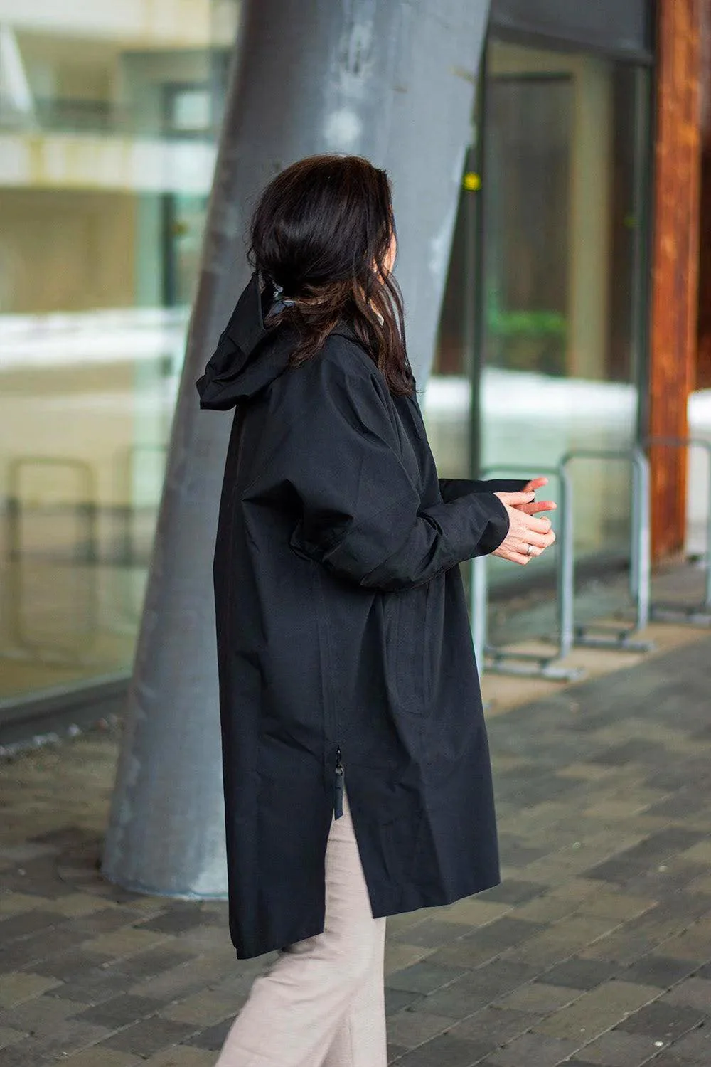 Aalesund Poncho Black - Image 4