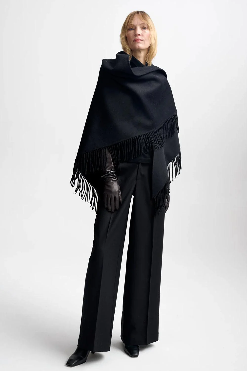 Alba Wool Scarf Black - Image 2