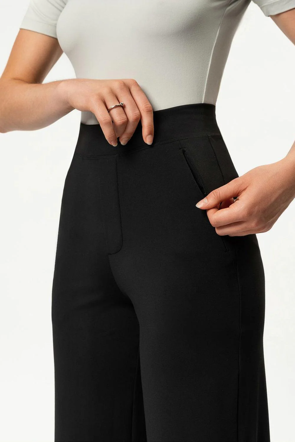 Asana Relaxed Straight Pant Black Long 32" - Image 4