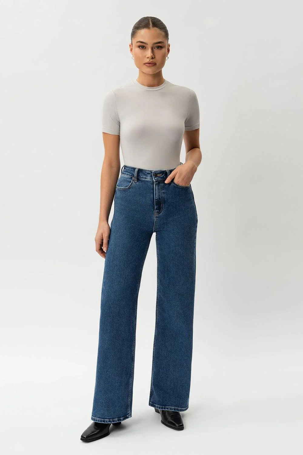 Relaxed ComfortDenim Jeans 32" Mid Blue