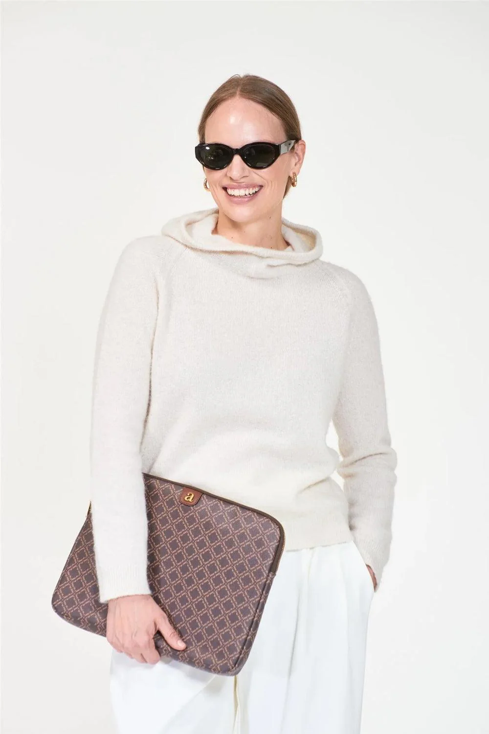 Ultimate Monogram Case Brown - Image 4