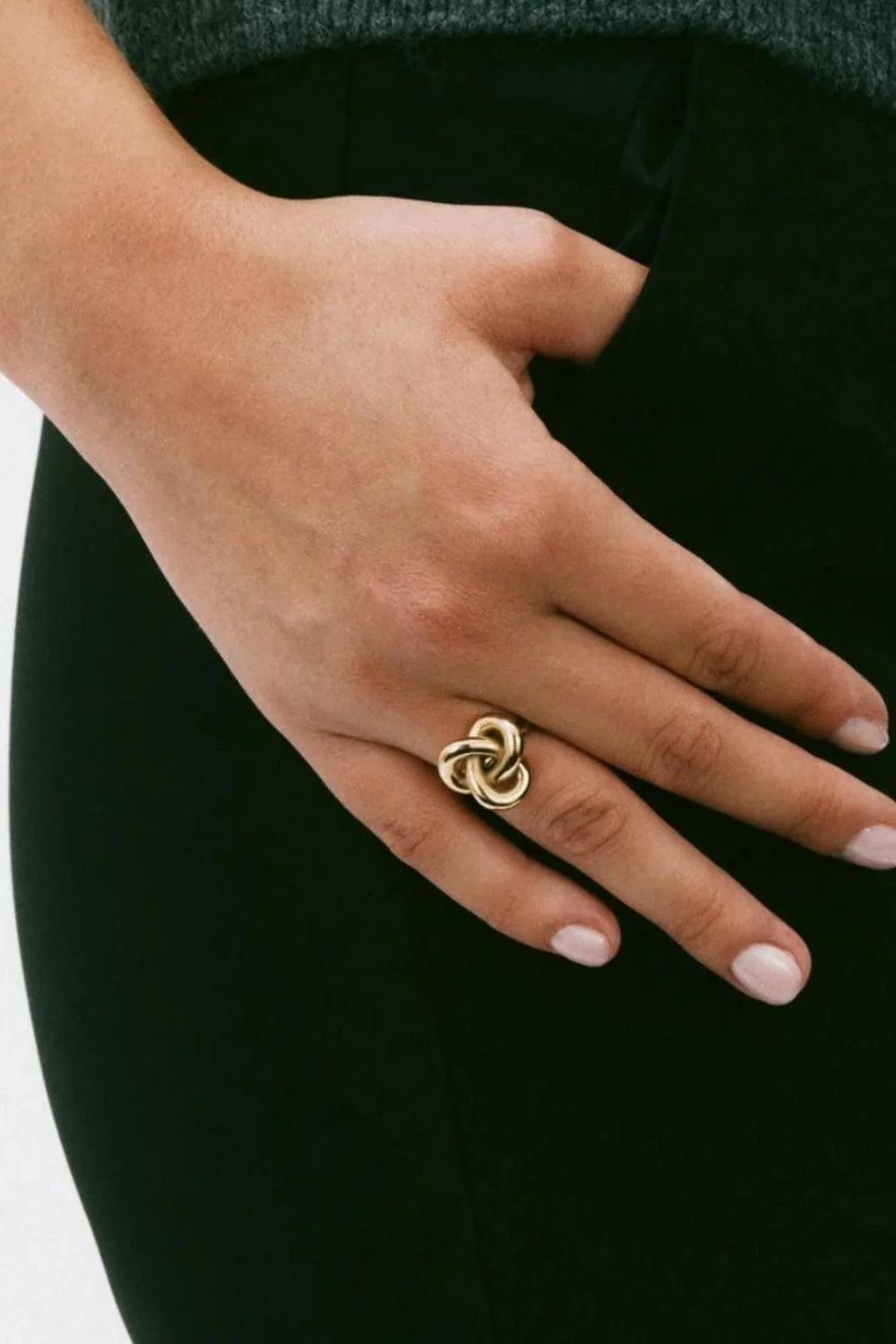 Infinity Knot Ring L Gold - Image 2