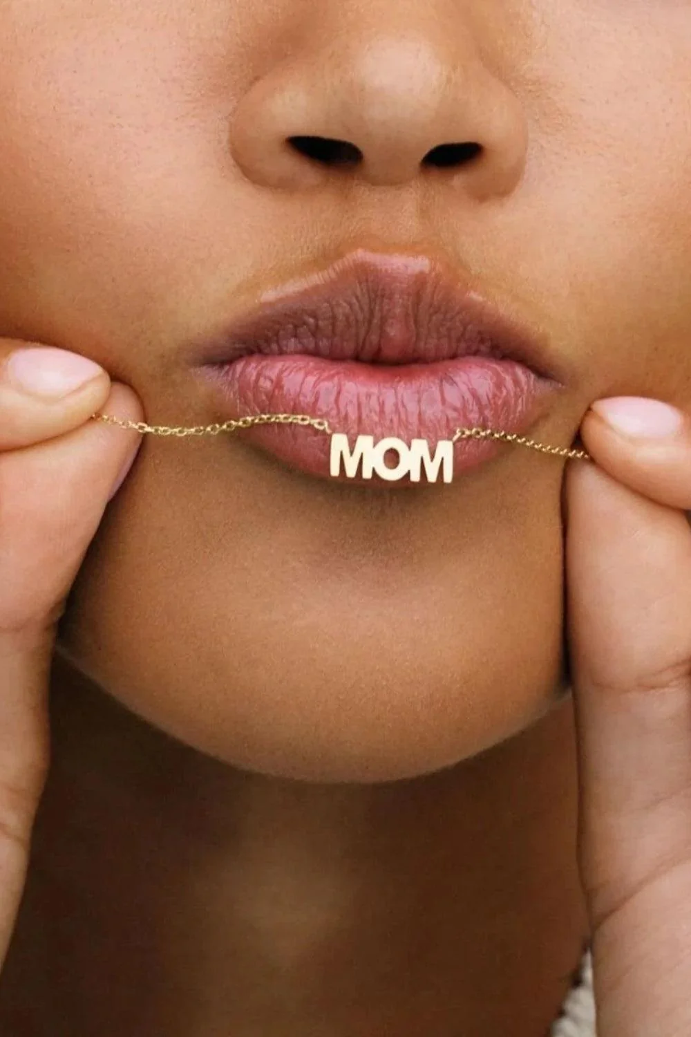 Mom Necklace Gold - Image 2