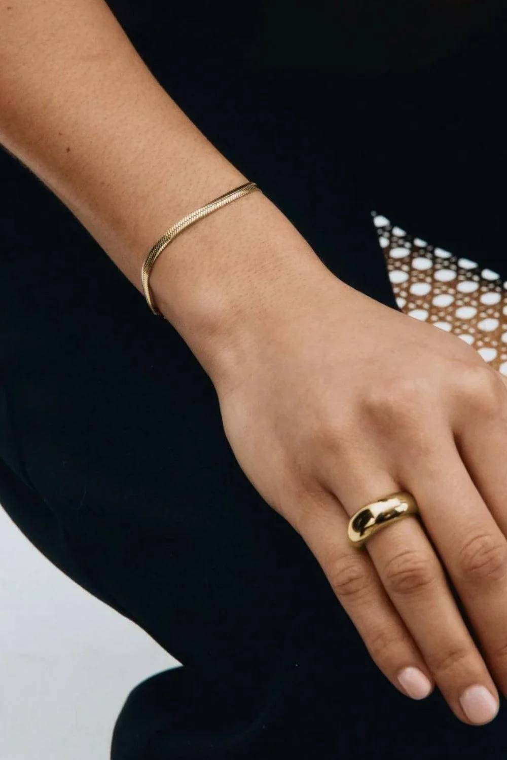 Herringbone Bracelet Gold - Image 2