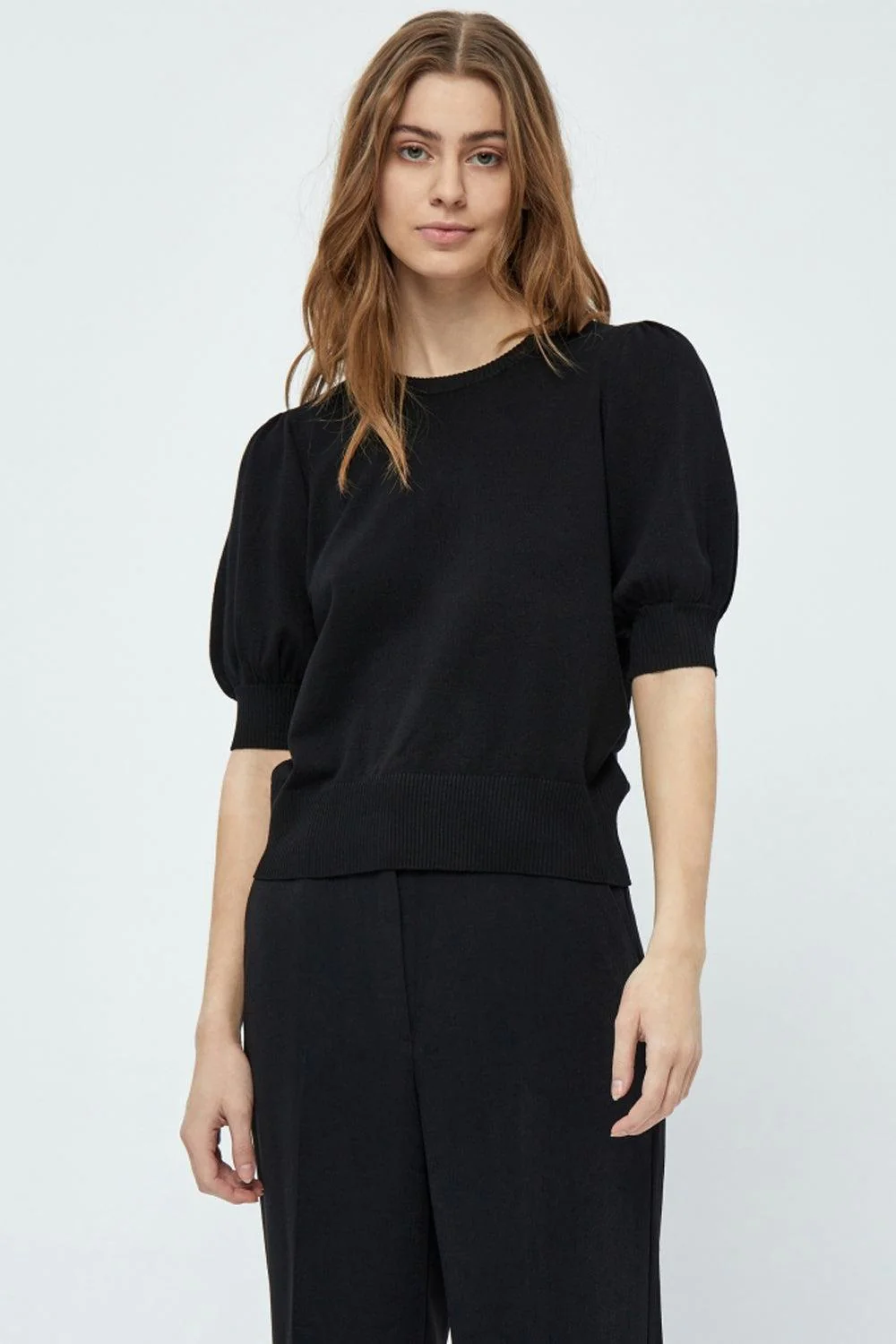 Liva Knit Tee Black - Image 2