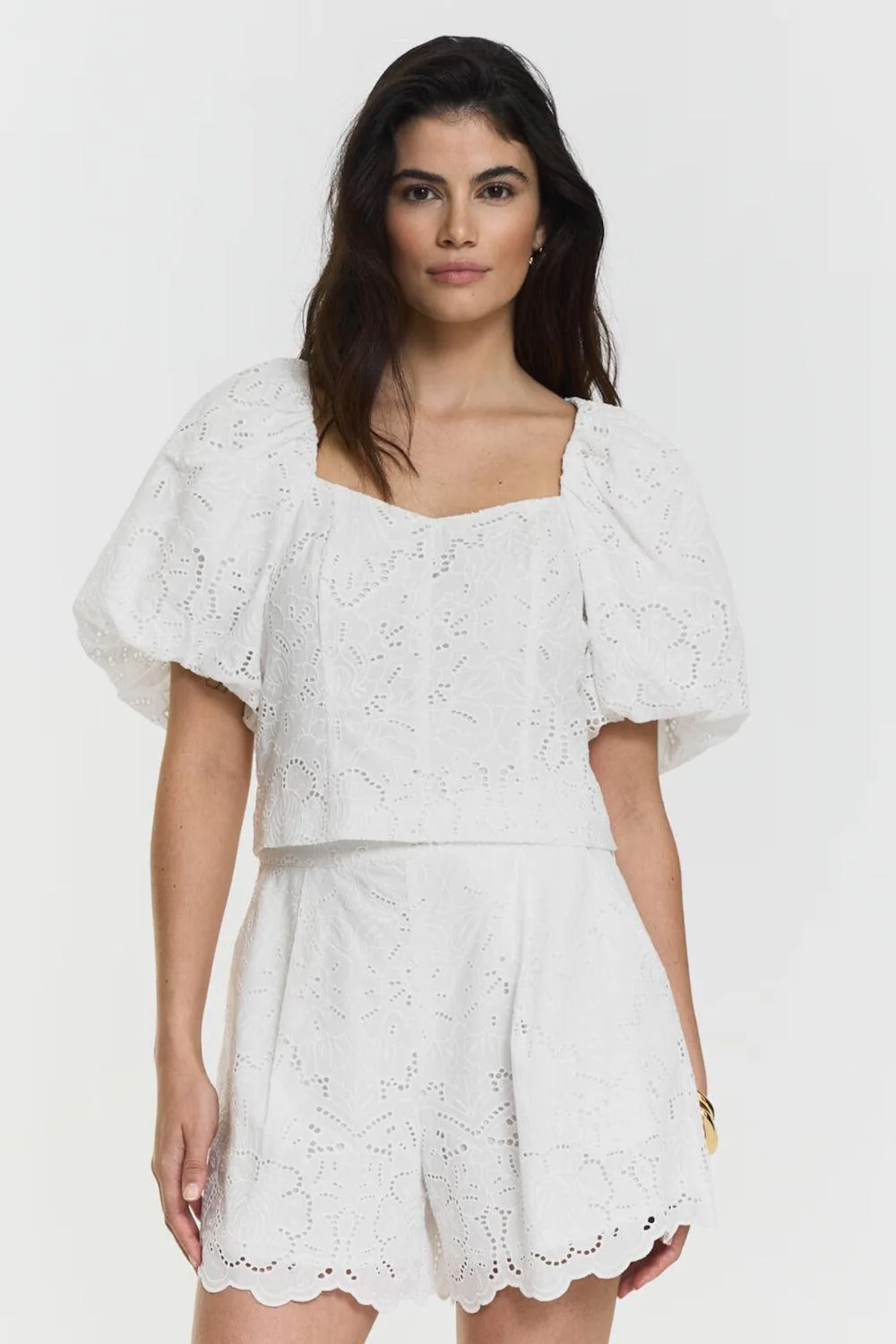 Meira Broderie Shorts White - Image 4
