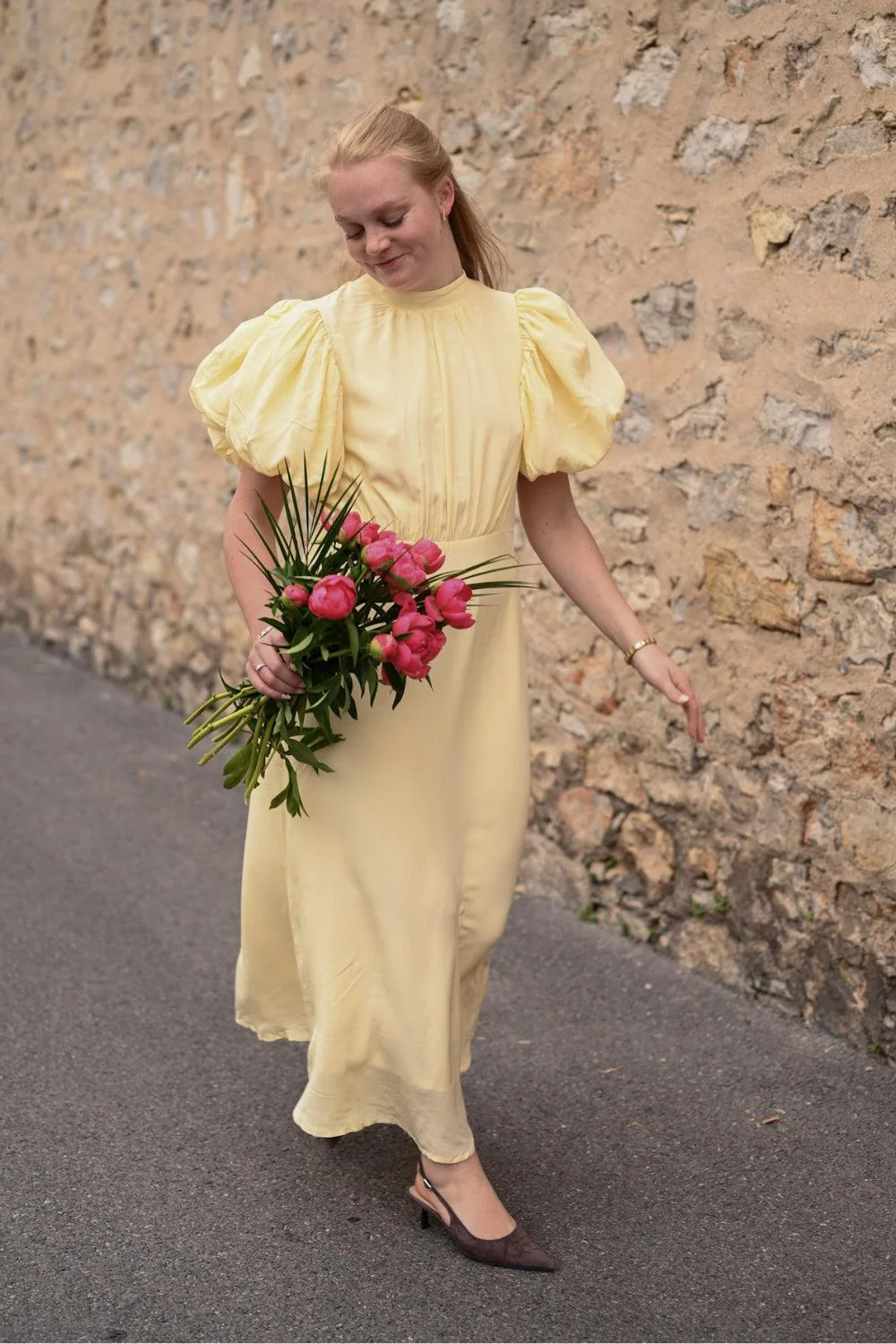 Alicia Puff Short Sleeve Open Back Midi Dress Soft Yellow - Image 2