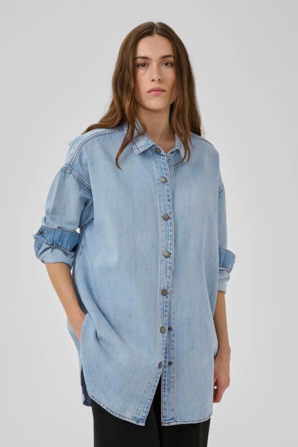 HilmaMW Denim Shirt Light Blue Wash - Image 2